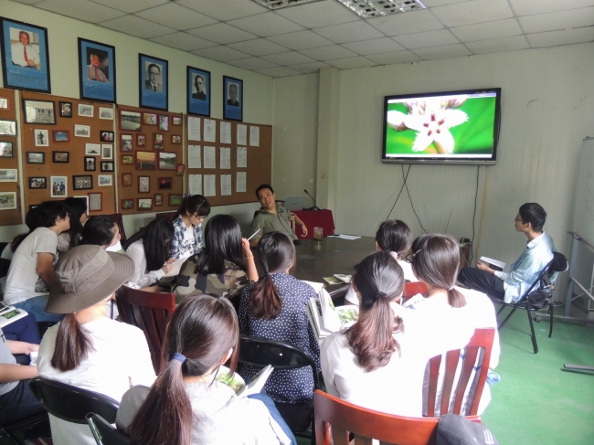 萝藦的副冠与叶腺体01 萝藦的副冠与叶腺体01